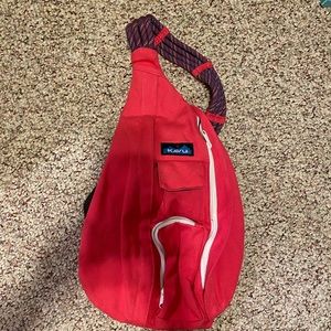 Kavu rope sling bag in peony